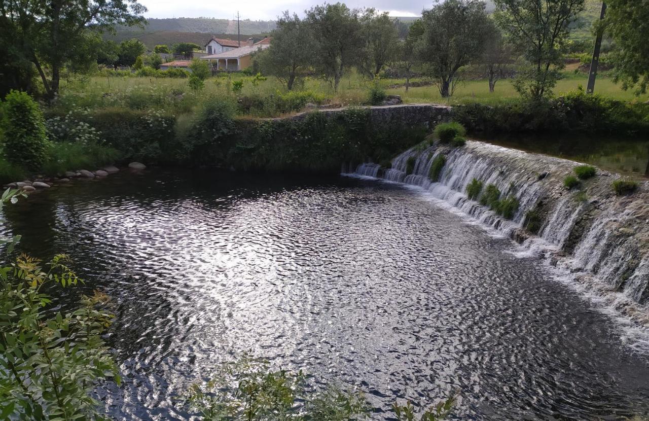 Abrigo Do Cabecinho - Serra Da Estrela Cortes do Meio Esterno foto